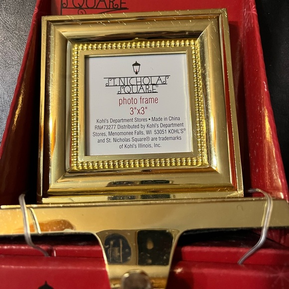 Gold photo stocking holders-New - Picture 3 of 4